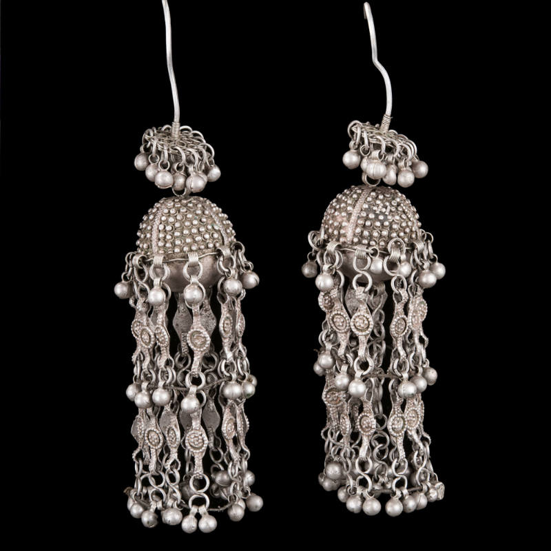 Headpiece with two earrings