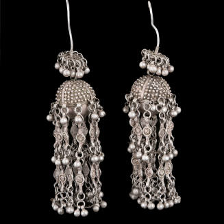 Headpiece with two earrings