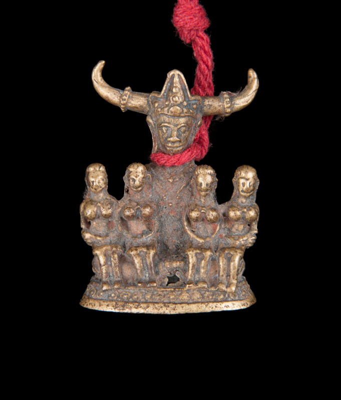 Phra Paya Kao Kam (love and success amulet)