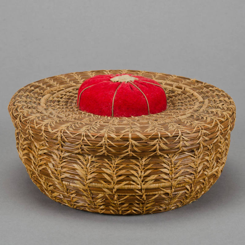 Pine needle sewing basket with pin cushion lid