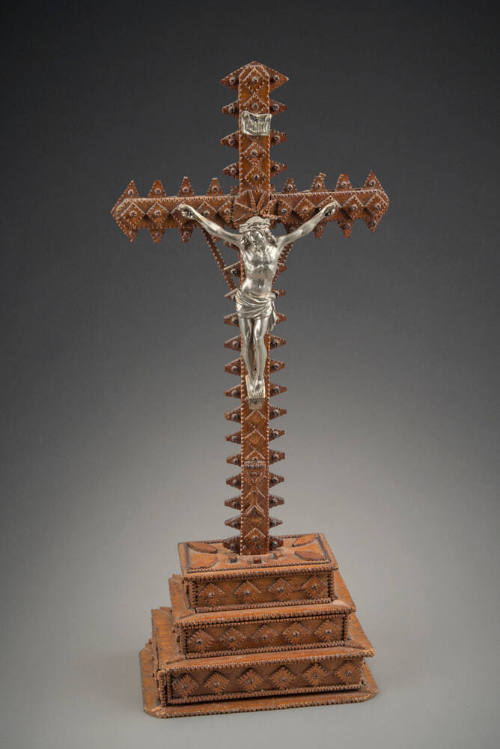 Tramp art crucifix