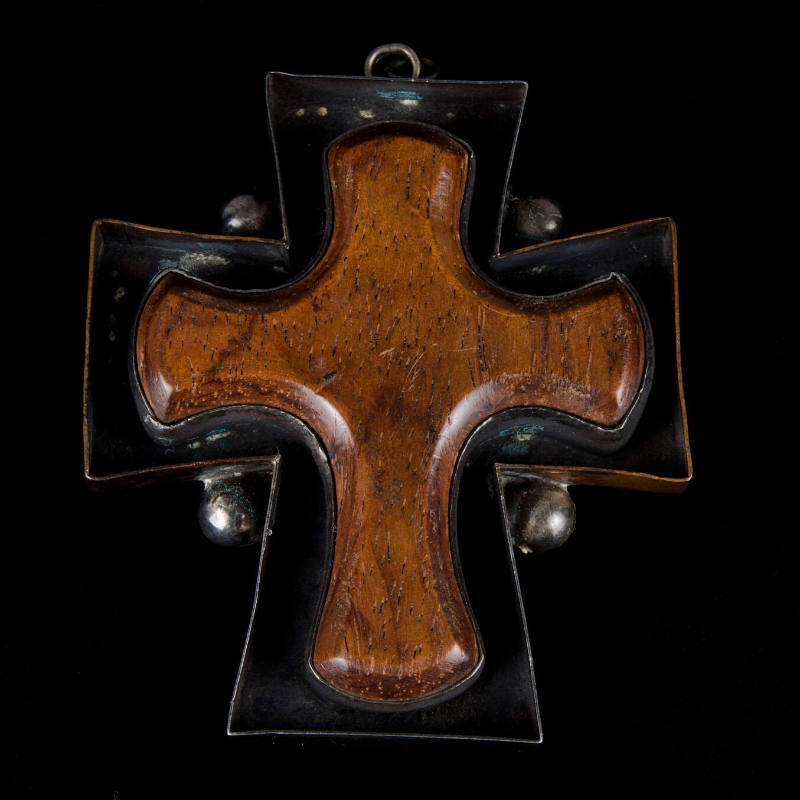 Cross pendant