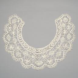 Cluny bobbin lace dress collar