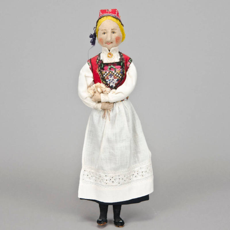 Hardanger wedding procession doll set - maid of honor