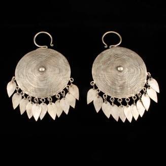 Pair of earrings