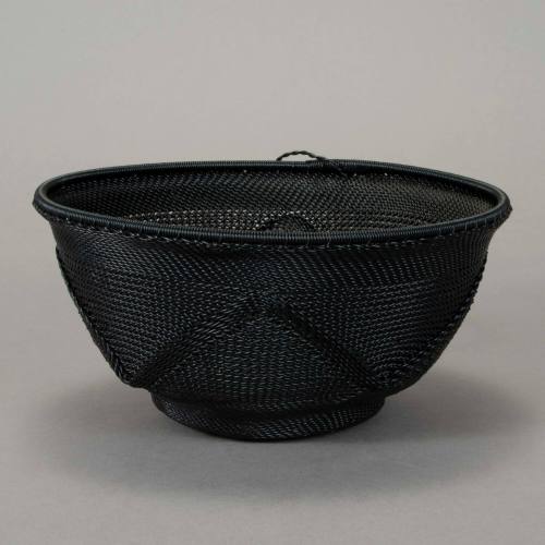 Wire basket