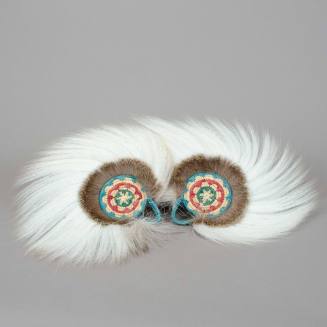 Tegumiak (women’s dance fans)