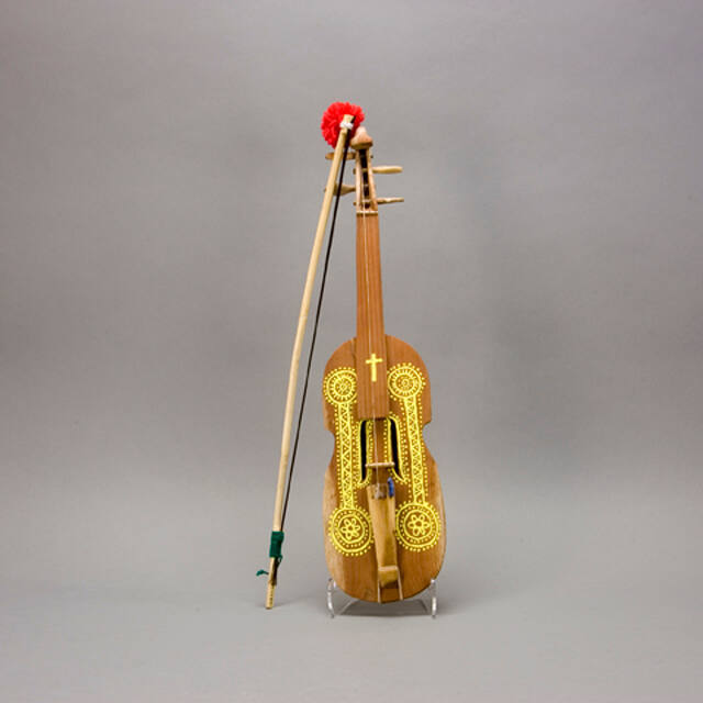 Violin (and bow)