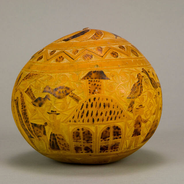 Gourd container