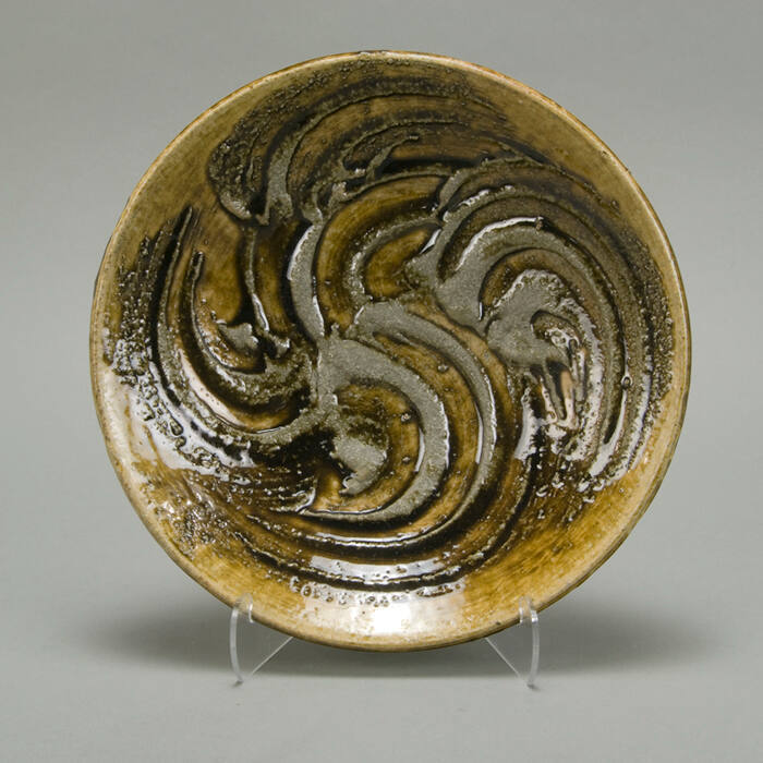 Stoneware dish/swirl design