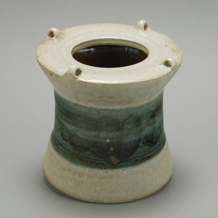 Flat-top vase with loop handles