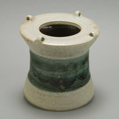 Flat-top vase with loop handles