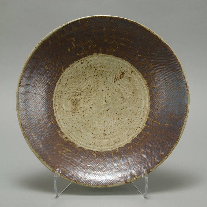 Bowl with brown coarse rope design
