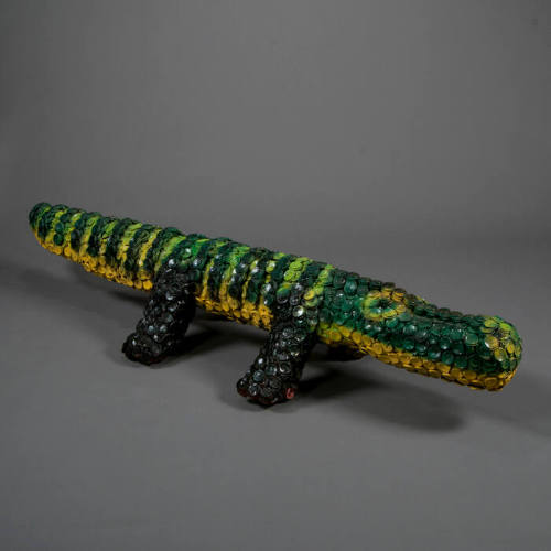 Bottle cap alligator