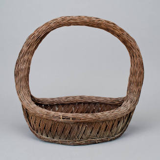 Almond shaped basket