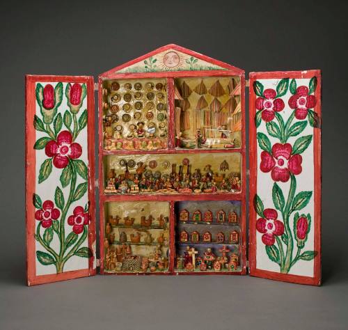 Retablo with crafts shops and market scene