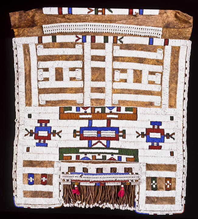 Lipotho (married woman's apron)