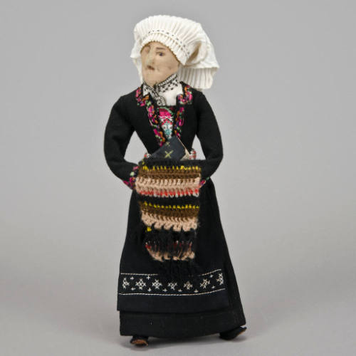 Hardanger wedding procession doll set - aunt