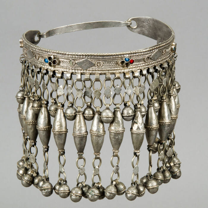 Kirdala, Necklace