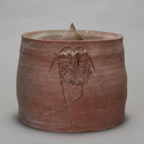 Water container (mizuzashi) with prawns and with wishing jewel