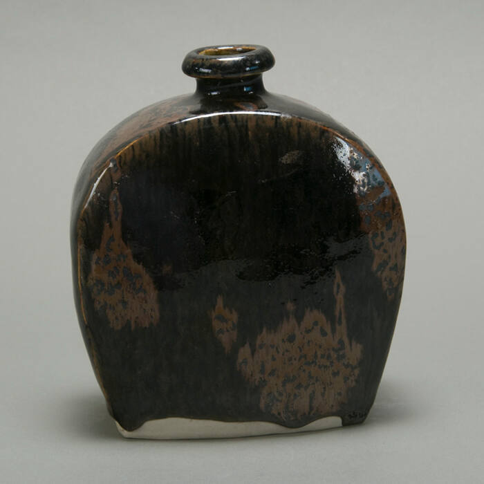 Stoneware flask with rounded shoulders