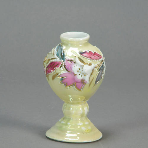 Mate Cup with Floral Decoration