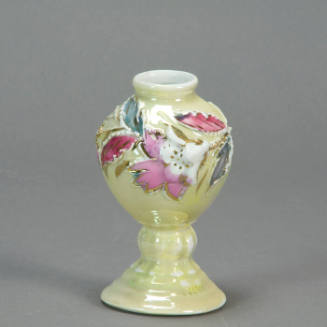 Mate Cup with Floral Decoration