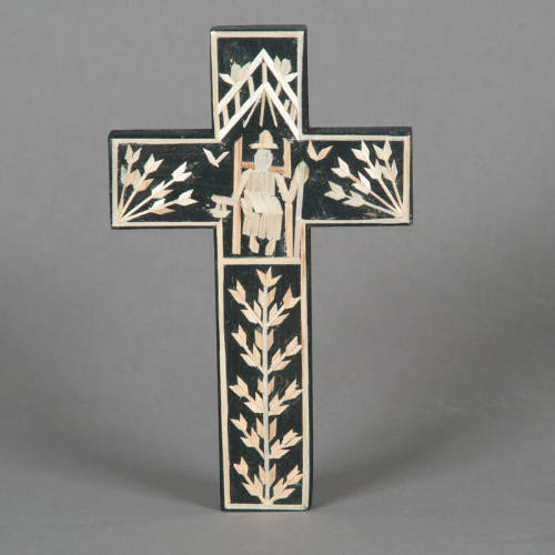 Straw applique Santo Nino cross