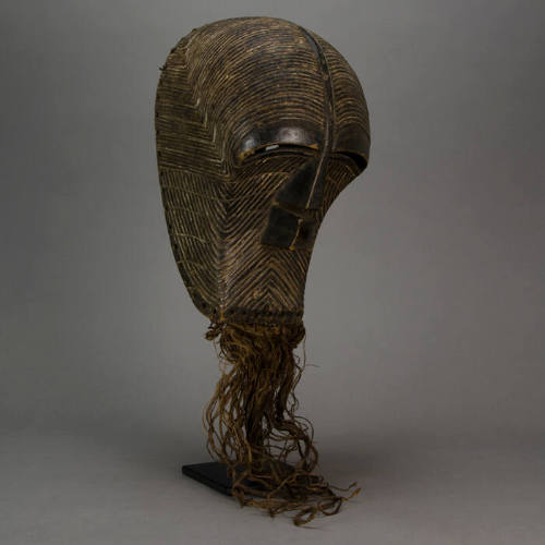 Female Kifwebe mask