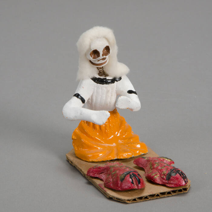 Skeleton figure