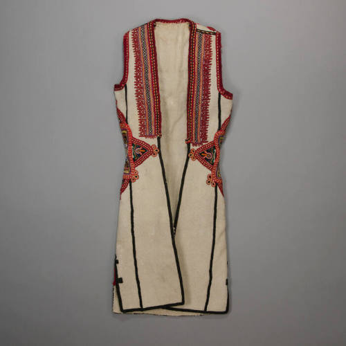 Sleeveless coat